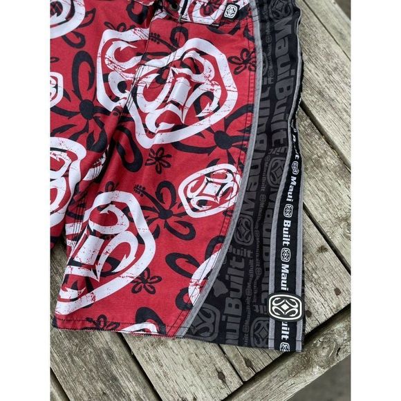 Men’s Maui Built Hawaii Black & Red Classic All Over Logo Surf Board Shorts 28 - Picture 6 of 12